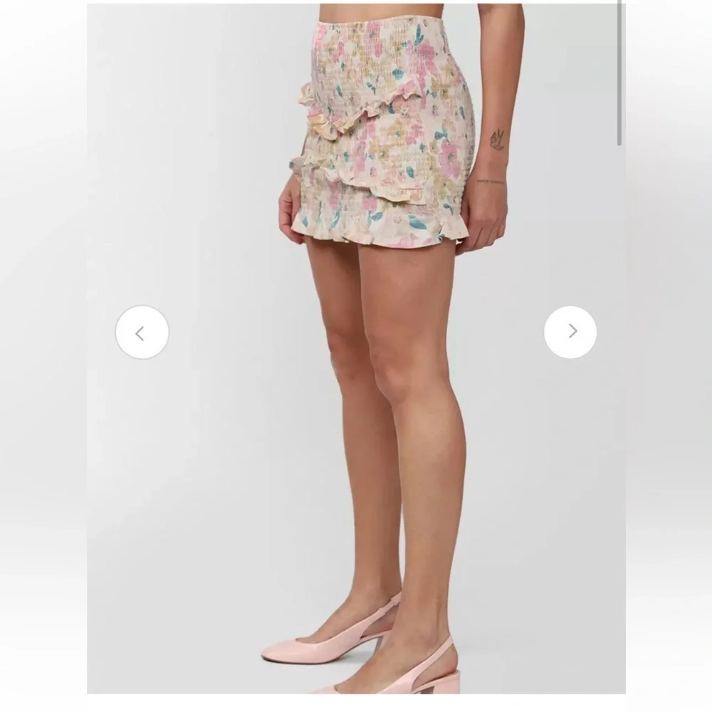 FOREVER 21 smocked floral print ruffle skirt size M - Picture 3 of 9